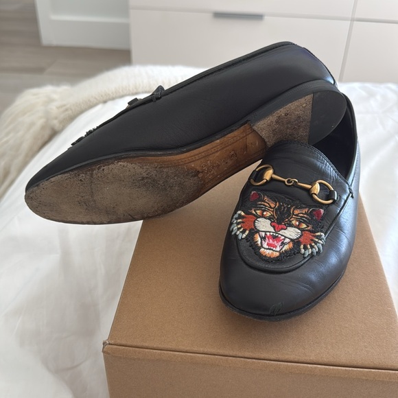 Gucci Jordan loafer with embroidery.  Good condition. - Picture 2 of 3